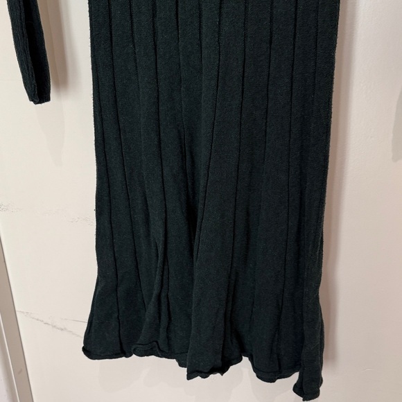 Max Studios Hunter Green Long Sleeve Knit Dress - Picture 4 of 5